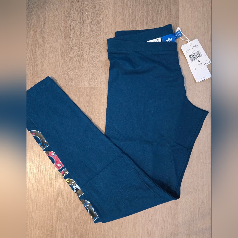 Adidas Blue Leggings with Fitted Design and Decorative Detail